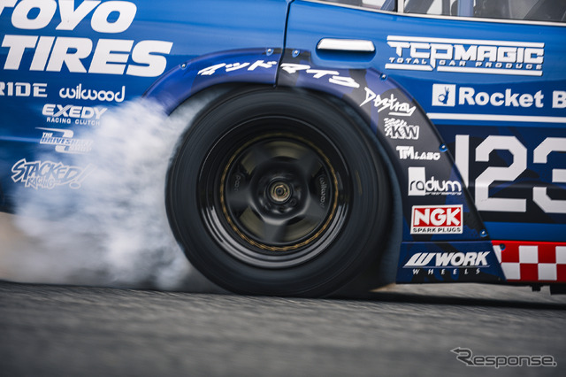 FURSTY / Red Bull with Team Magic TOYO TIRES Drift