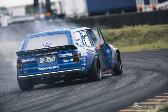 FURSTY / Red Bull with Team Magic TOYO TIRES Drift
