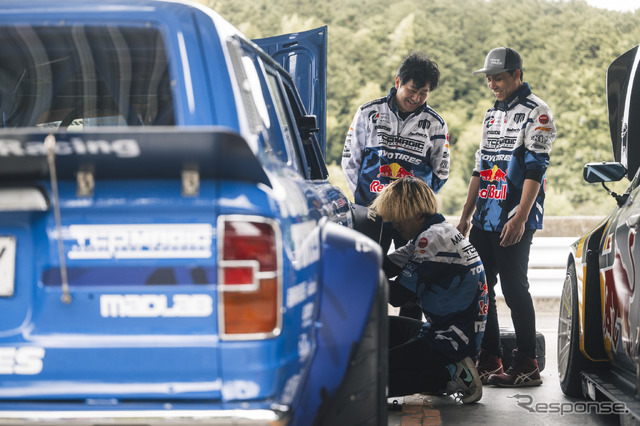 FURSTY / Red Bull with Team Magic TOYO TIRES Drift