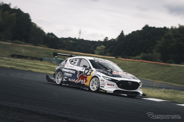 FURSTY / Red Bull with Team Magic TOYO TIRES Drift