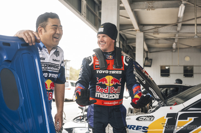 FURSTY / Red Bull with Team Magic TOYO TIRES Drift