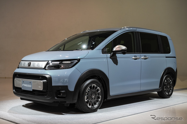 ホンダ フリード 新型(クロスター)