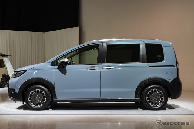 ホンダ フリード 新型(クロスター)