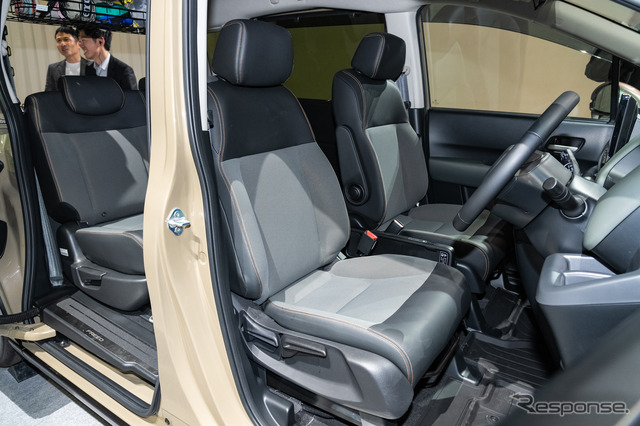 ホンダ フリード 新型(クロスター)ホンダアクセス純正アクセサリー装着車