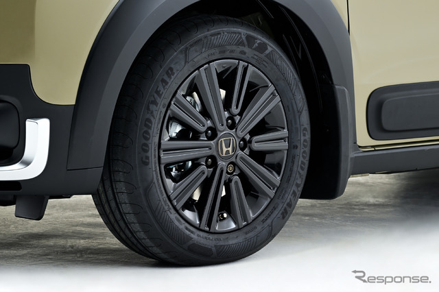 ホンダ フリード 新型(クロスター)ホンダアクセス純正アクセサリー装着車