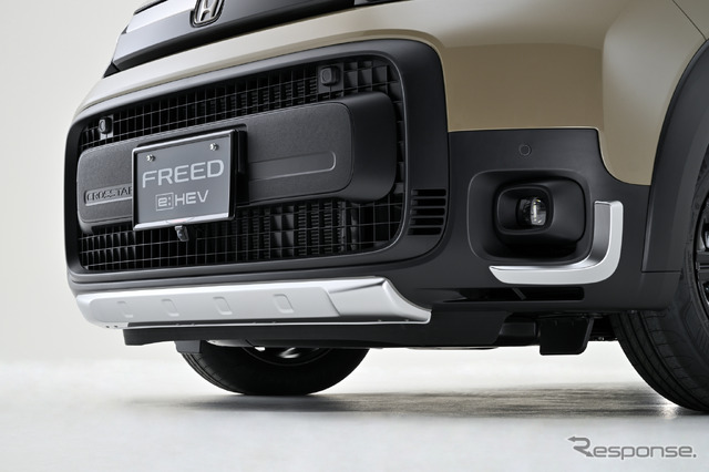 ホンダ フリード 新型(クロスター)ホンダアクセス純正アクセサリー装着車