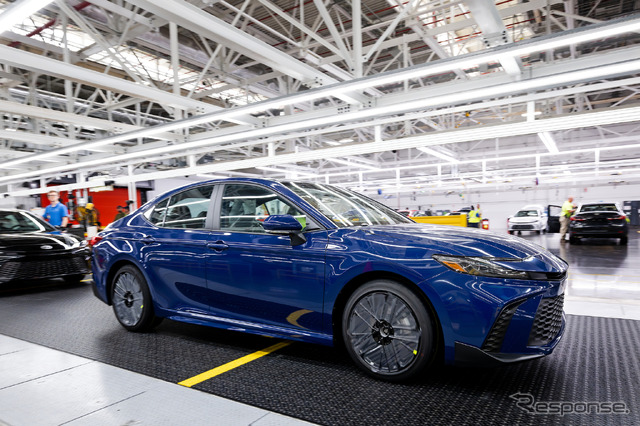 トヨタの米国ケンタッキー工場で生産を開始した カムリ 新型