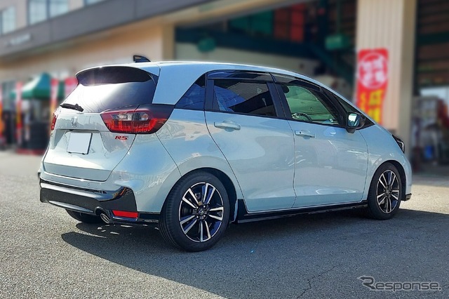 FLEX Z［VSHM0-C1AS3］ホンダ・フィット装着例（フロント：40mmダウン / リア：35mmダウン）