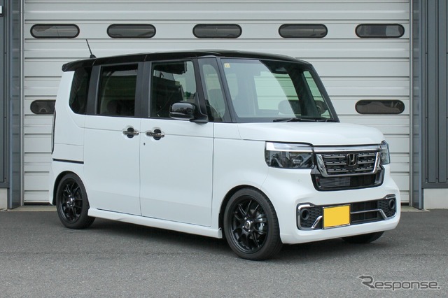 FLEX Z［VSBFA-C1AS2］ホンダ・N-BOXカスタム装着例（フロント：35mmダウン / リア：35mmダウン）
