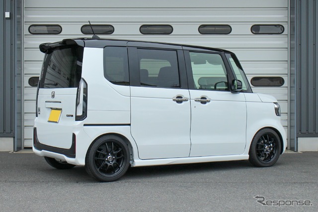FLEX Z［VSBFA-C1AS2］ホンダ・N-BOXカスタム装着例（フロント：35mmダウン / リア：35mmダウン）