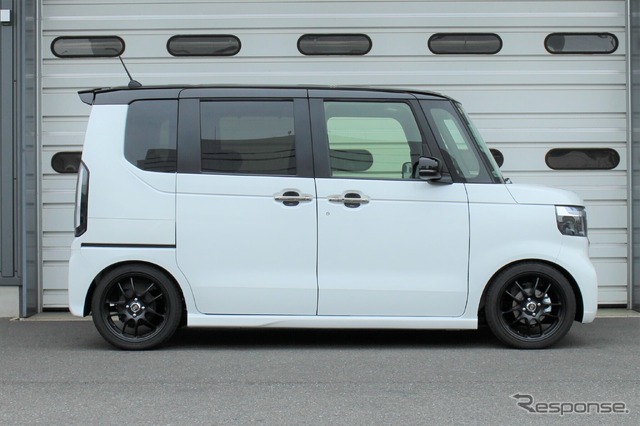 FLEX Z［VSBFA-C1AS2］ホンダ・N-BOXカスタム装着例（フロント：35mmダウン / リア：35mmダウン）