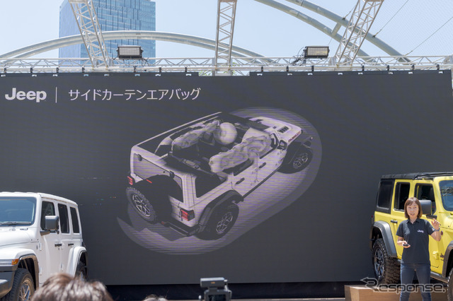 サイドカーテンエアバッグも初搭載となった。