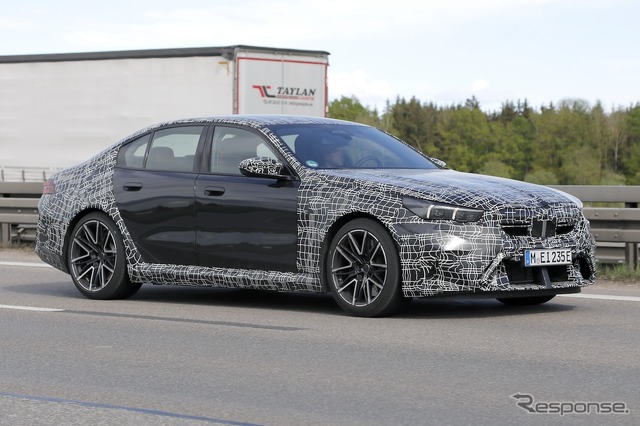 BMW M5 セダン 次期型プロトタイプ(スクープ写真)