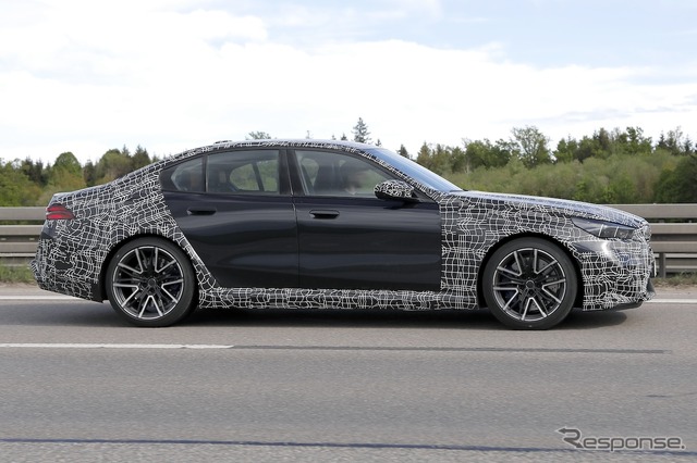 BMW M5 セダン 次期型プロトタイプ(スクープ写真)