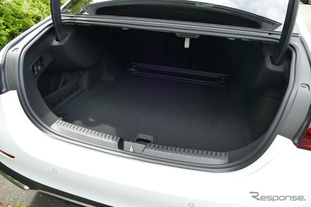 メルセデスベンツ E220d アバンギャルド