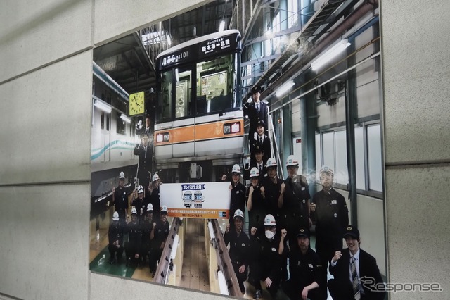 撮影用に仮装された03系
