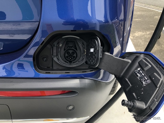 メルセデスベンツ EQA 250+