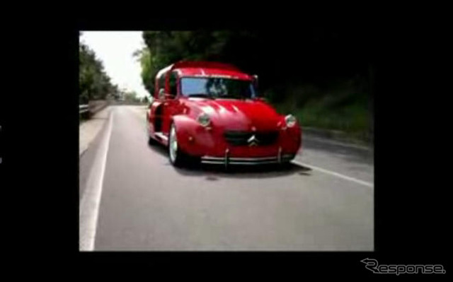 フェラーリ F355 とシトロエン 2CV が合体!! 超クレイジーな1台