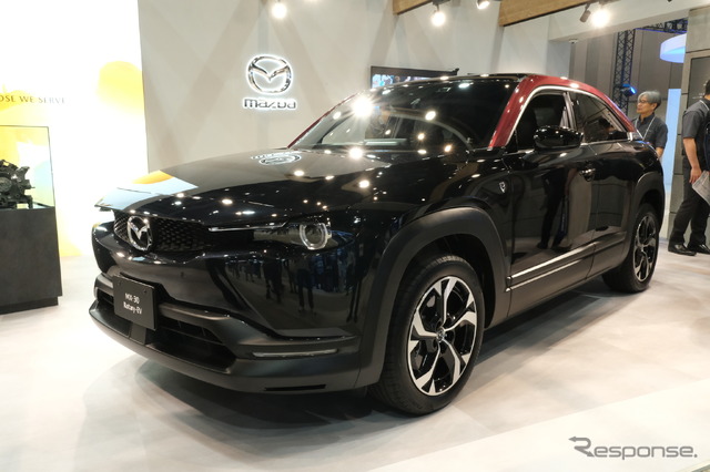 展示の中心は「MX-30 Rotary-EV」
