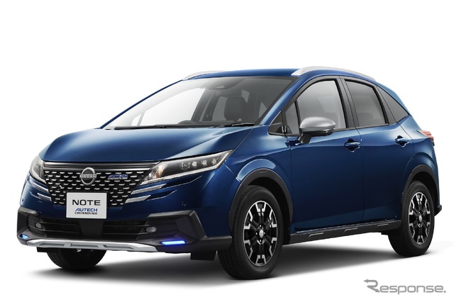 日産ノート AUTECH CROSSOVER:オーロラフレアブルーパール