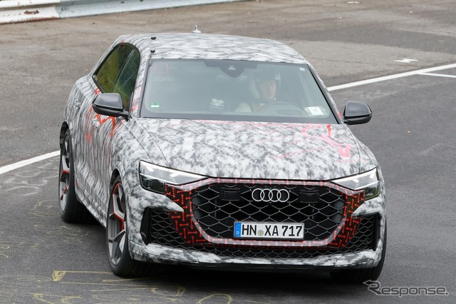 アウディ RS Q8 改良新型プロトタイプ(スクープ写真)