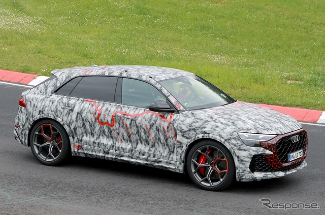 アウディ RS Q8 改良新型プロトタイプ(スクープ写真)