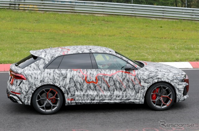 アウディ RS Q8 改良新型プロトタイプ(スクープ写真)