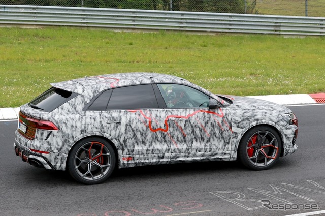 アウディ RS Q8 改良新型プロトタイプ(スクープ写真)