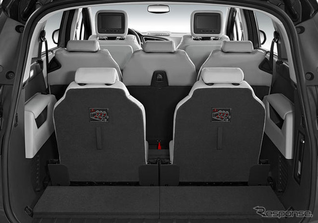 プジョーの新型MPV、5008がデビュー
