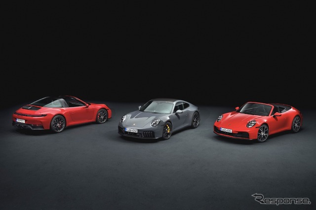 向かって左から911タルガ4GTS、911カレラGTS、911カレラ・カブリオレ