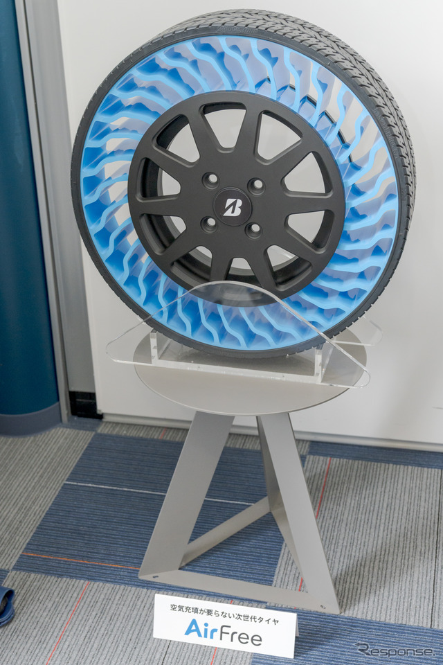第2世代月面探査車用タイヤの基本設計のベースとなったエアフリーも展示されていた。