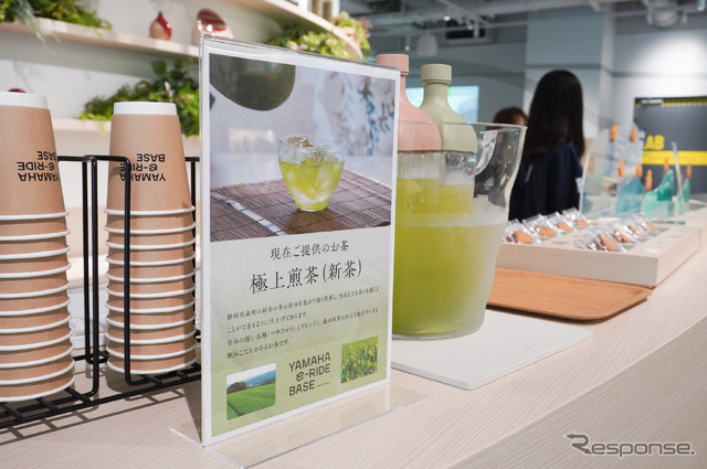 常設のラウンジでは電動アシスト自転車生誕の地・静岡県森町のお茶が味わえる
