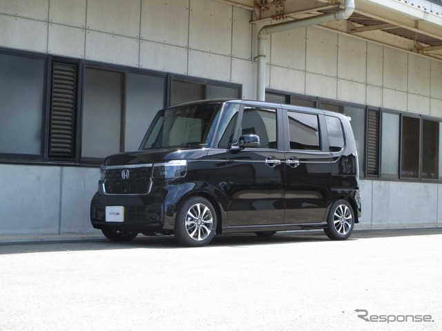 SUSTEC NF210 N-BOXカスタム用装着例(ダウン量:F -28mm/R -31mm)