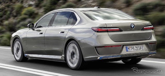 BMW  i7