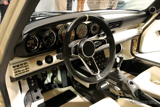 レスト・モッドされたポルシェ911 リイマジンド・バイ・シンガー「ダイナミクス&ライトウェイトスタディ(DLS)ターボ」