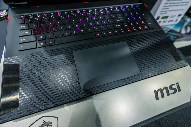 高級車メーカーとコラボした「MSI×Mercedes-AMG」18インチの限定モデル登場!所有欲を満たすラグジュアリーなデザイン【COMPUTEX 2024】