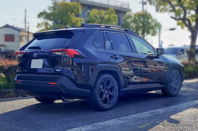 FLEX Z［VSAAG-C1AS3］RAV4ハイブリッド装着例（フロント：60mmダウン / リア：55mmダウン）