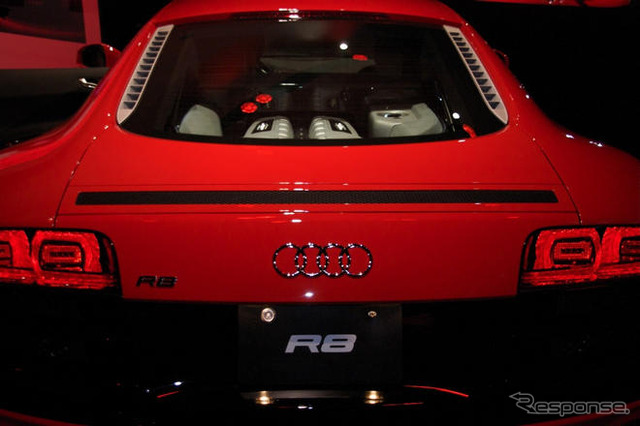 アウディ R8 V10モデル、日本初公開