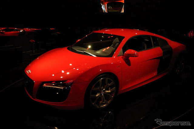 アウディ R8 V10モデル、日本初公開