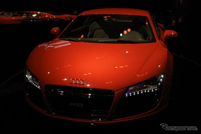 アウディ R8 V10モデル、日本初公開