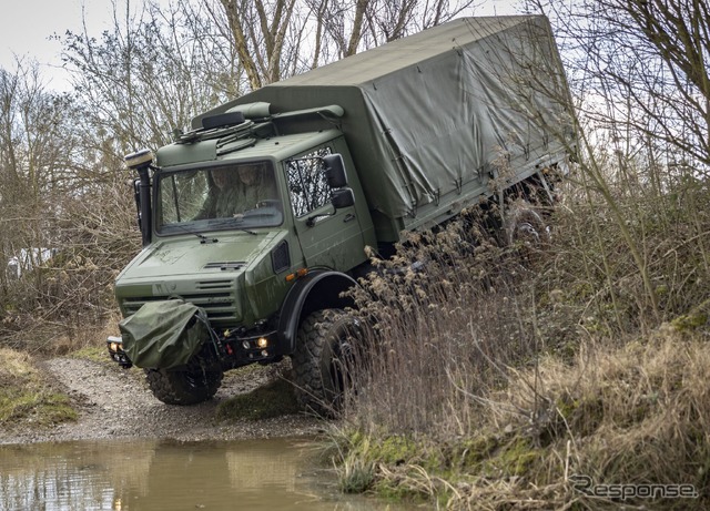 メルセデスベンツ・ウニモグU5000の軍用トラック仕様