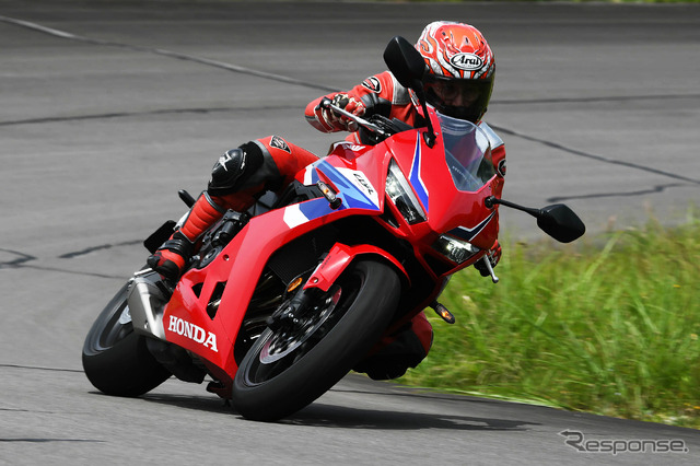 ホンダ CBR650R E-Clutch