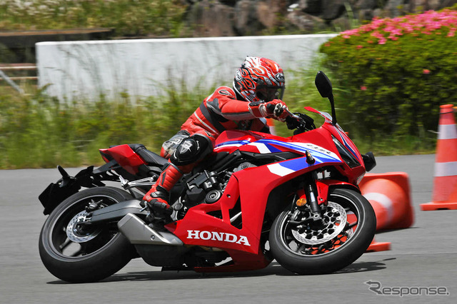 ホンダ CBR650R E-Clutch