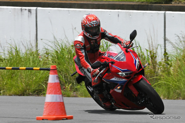 ホンダ CBR650R E-Clutch