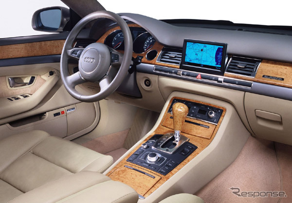【パリ・ショー2002出品車】新型アウディ『A8』の「MMI」って?