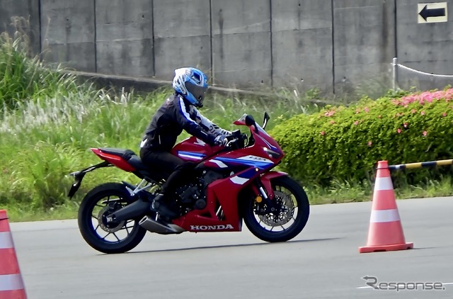 ホンダ CBR650R E-Clutch