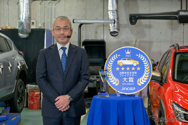 スバル 商品事業本部の只木克郎プロジェクトゼネラルマネージャー。「スバルの開発思想が総合的に評価いただけた」と喜びを語った