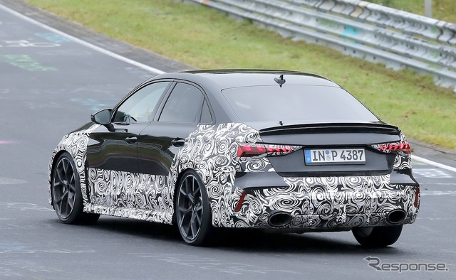 アウディ RS 3 セダン 改良新型プロトタイプ(スクープ写真)