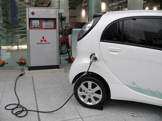 【三菱 i-MiEV 発表】ニーズに応じて少量電池タイプも…相川常務