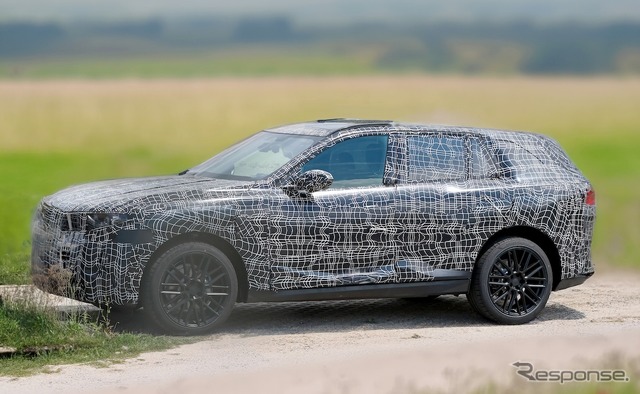 BMW iX5 次期型プロトタイプとみられる車両(スクープ写真)
